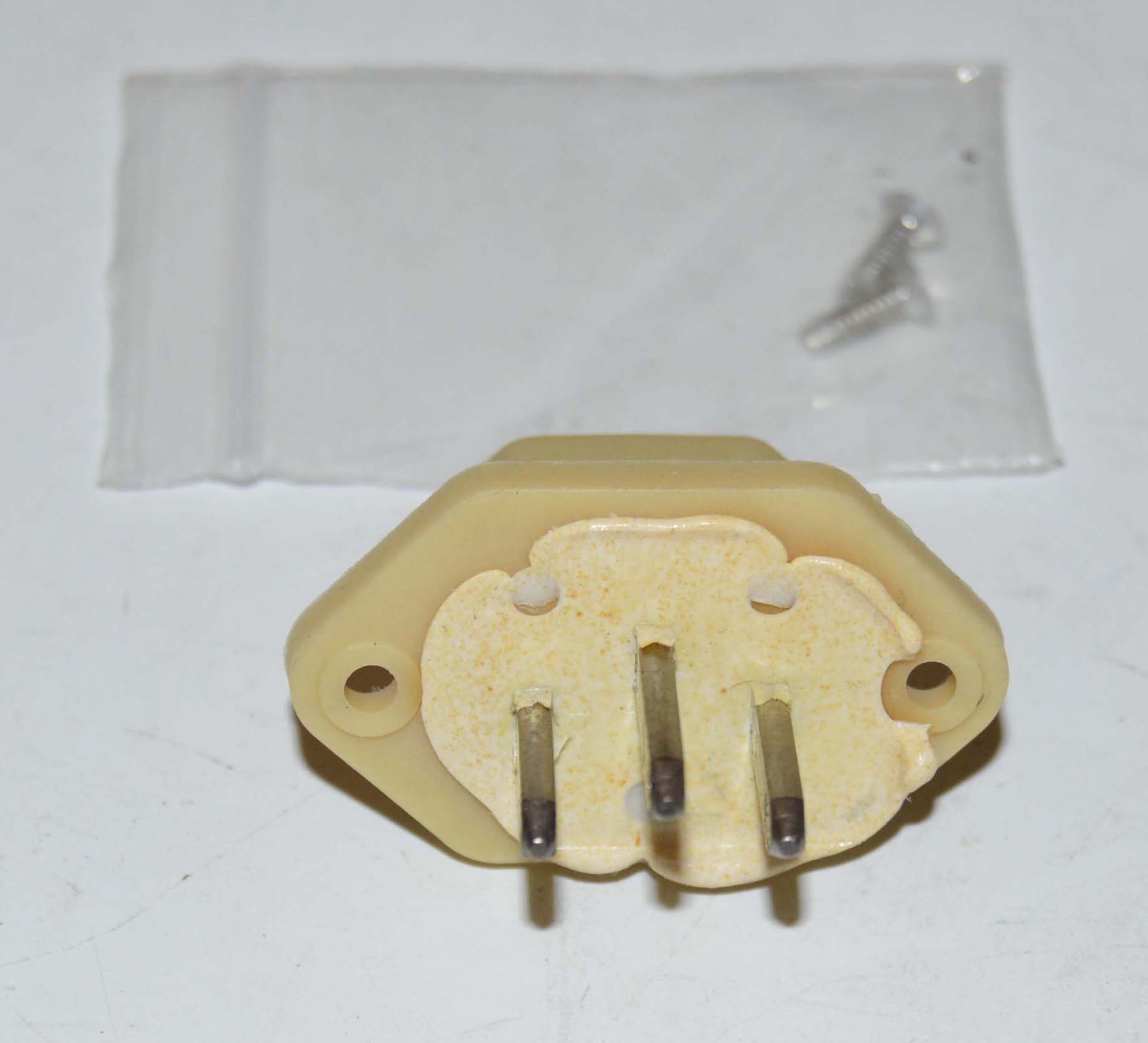 Tektronix   1500 Series   Hardware   131–1705–01  Connector, Receptacle
